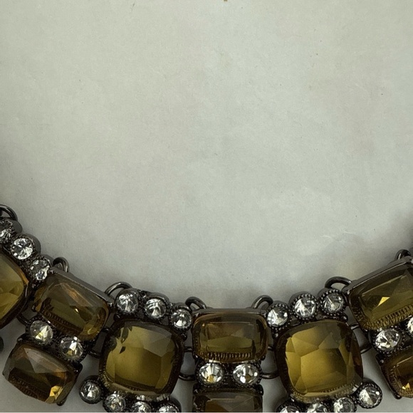 Jewelry - Crown Trifari Green Lucite Necklace